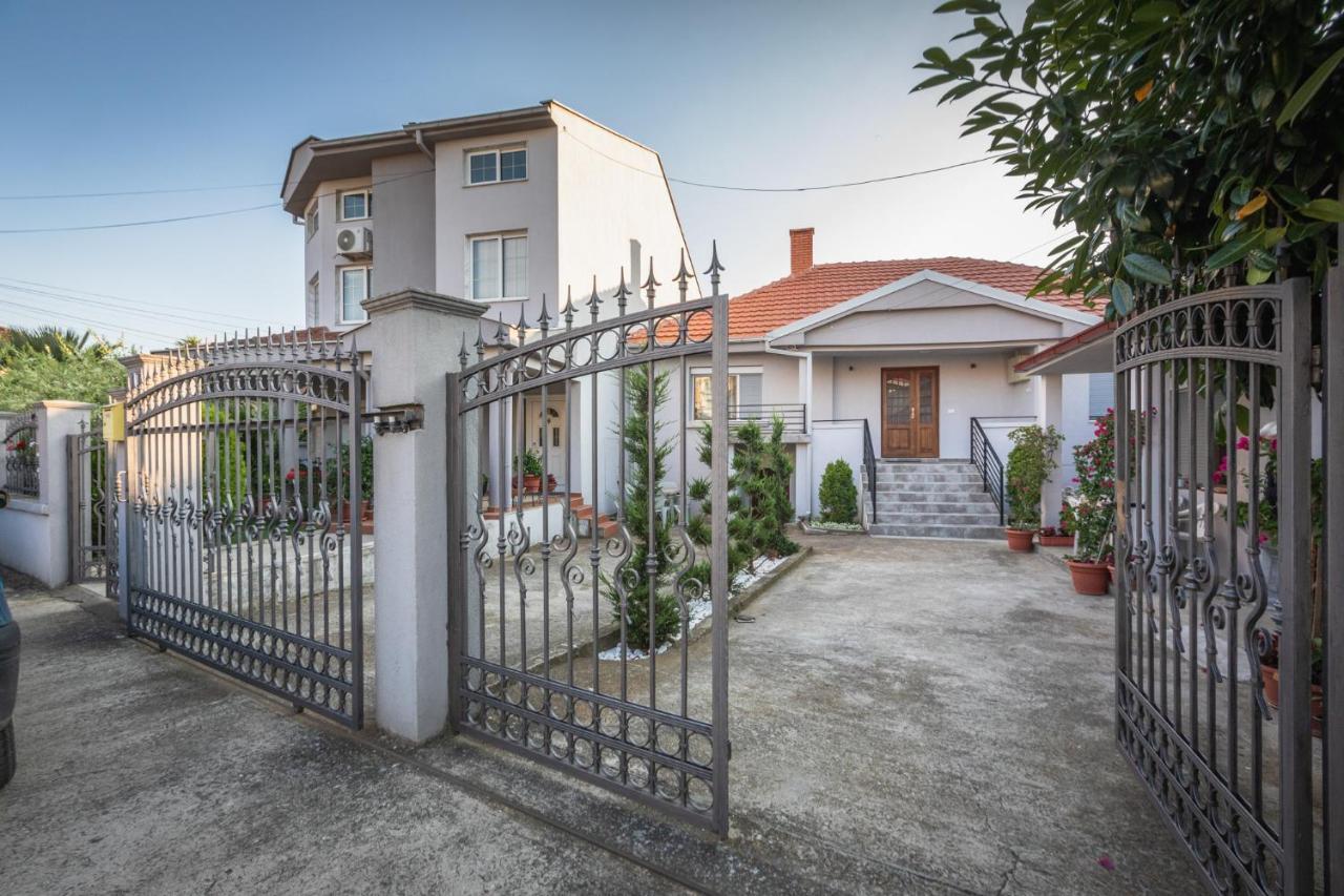 Guest House - Axios Гевгелия Экстерьер фото